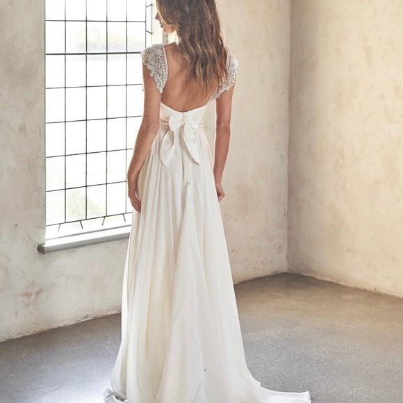 Anna Campbell Sorrento Wedding Dress - Picture 4 of 10